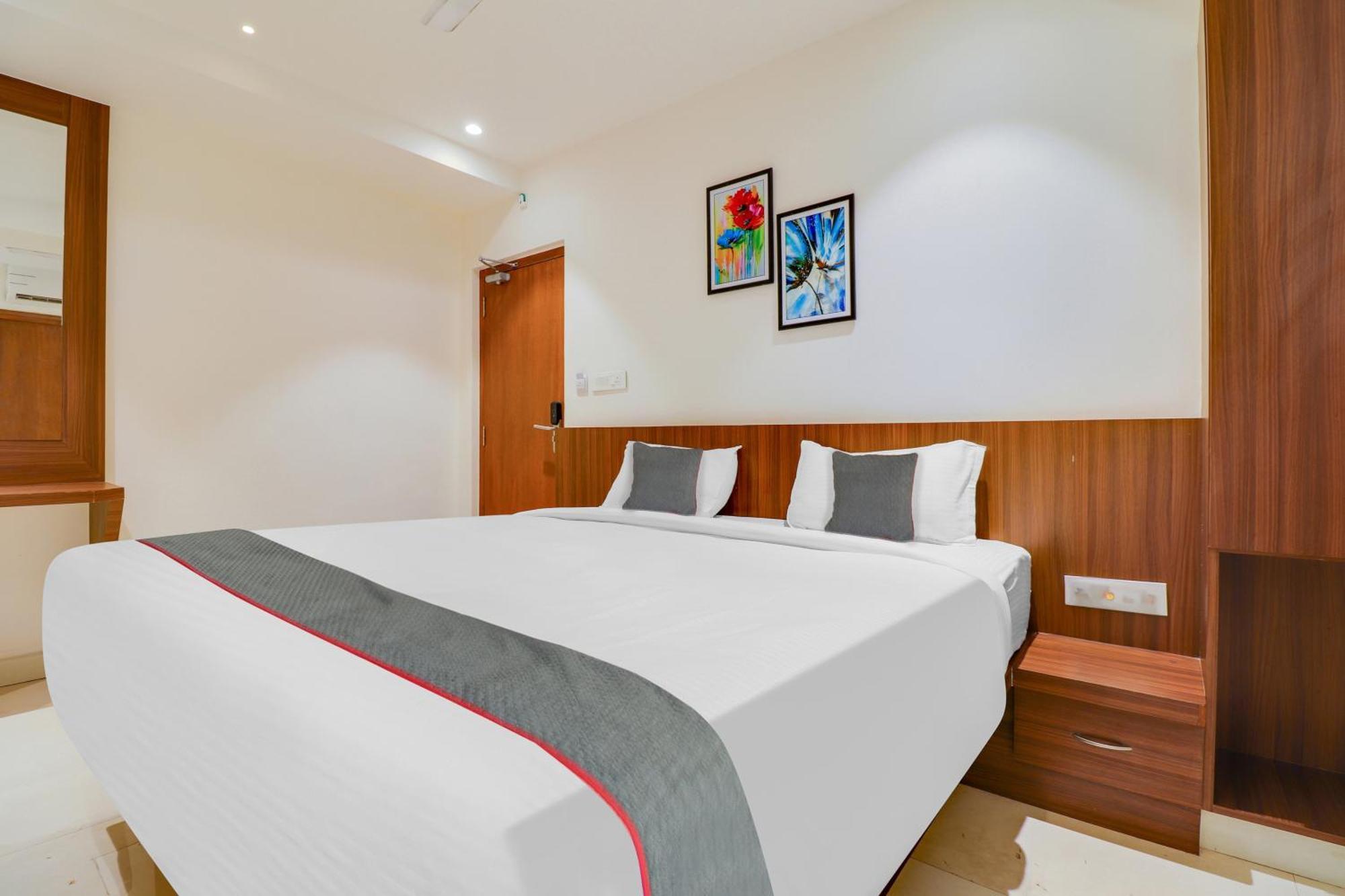 Готель Super Townhouse Rcc Lamps Вішакхапатнам Екстер'єр фото